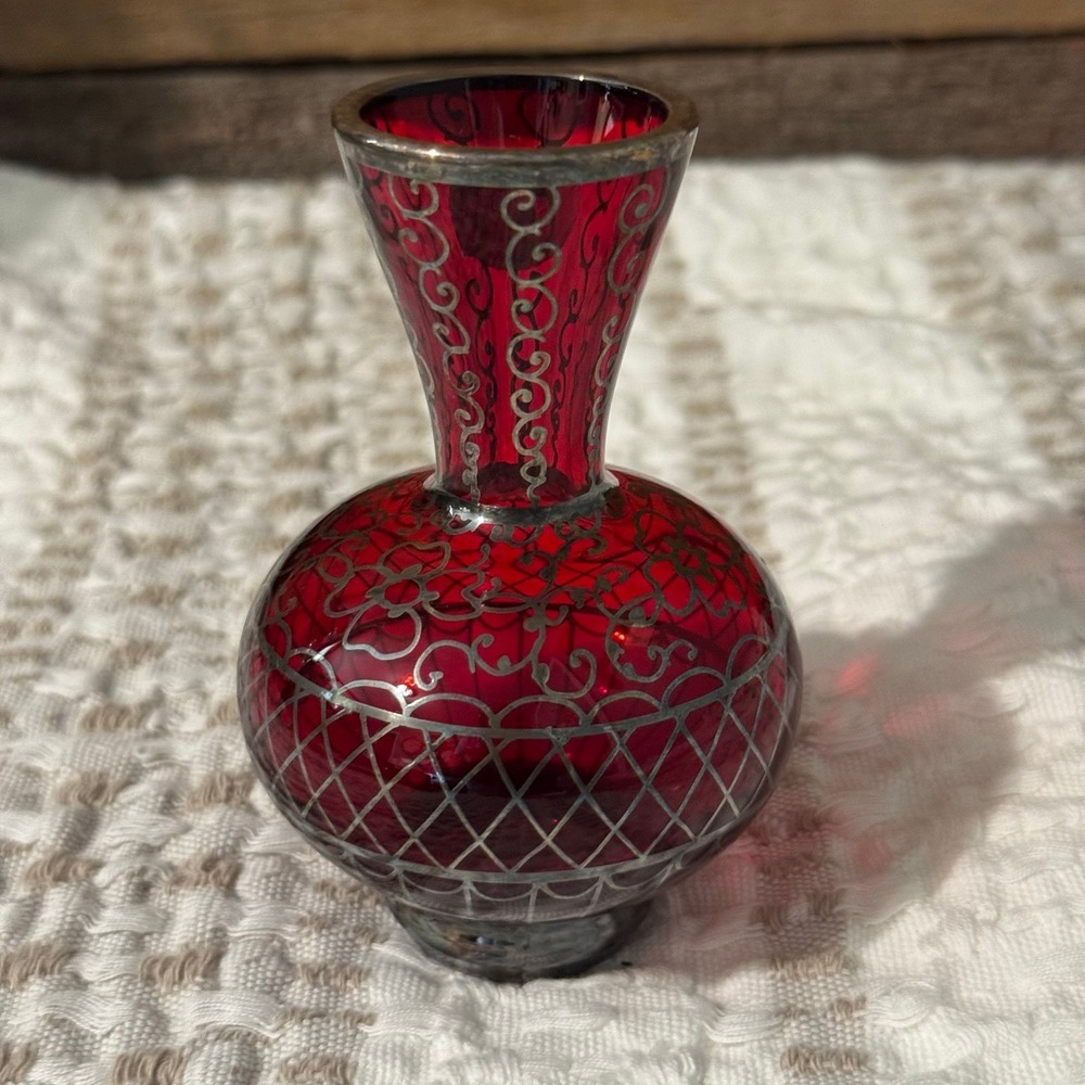 Italian Art Glass Vase Bud Vase Red Silver Overlay Home Decor 4" Tall Vintage‎
